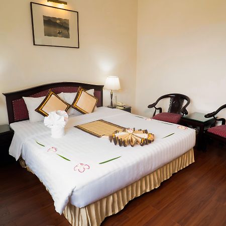 Century Riverside Hotel Hue Esterno foto