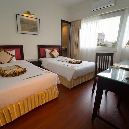 Century Riverside Hotel Hue Esterno foto