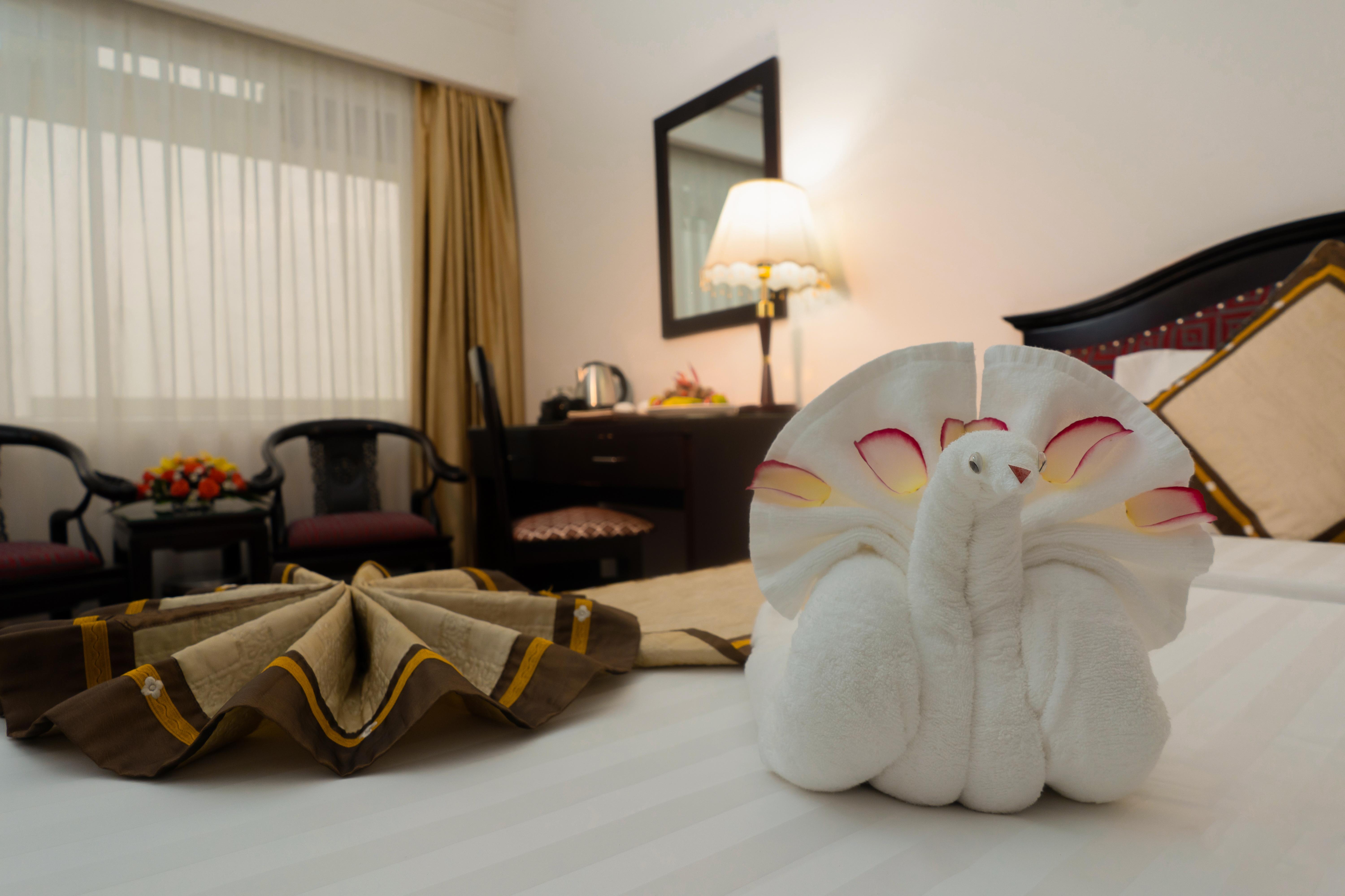 Century Riverside Hotel Hue Esterno foto