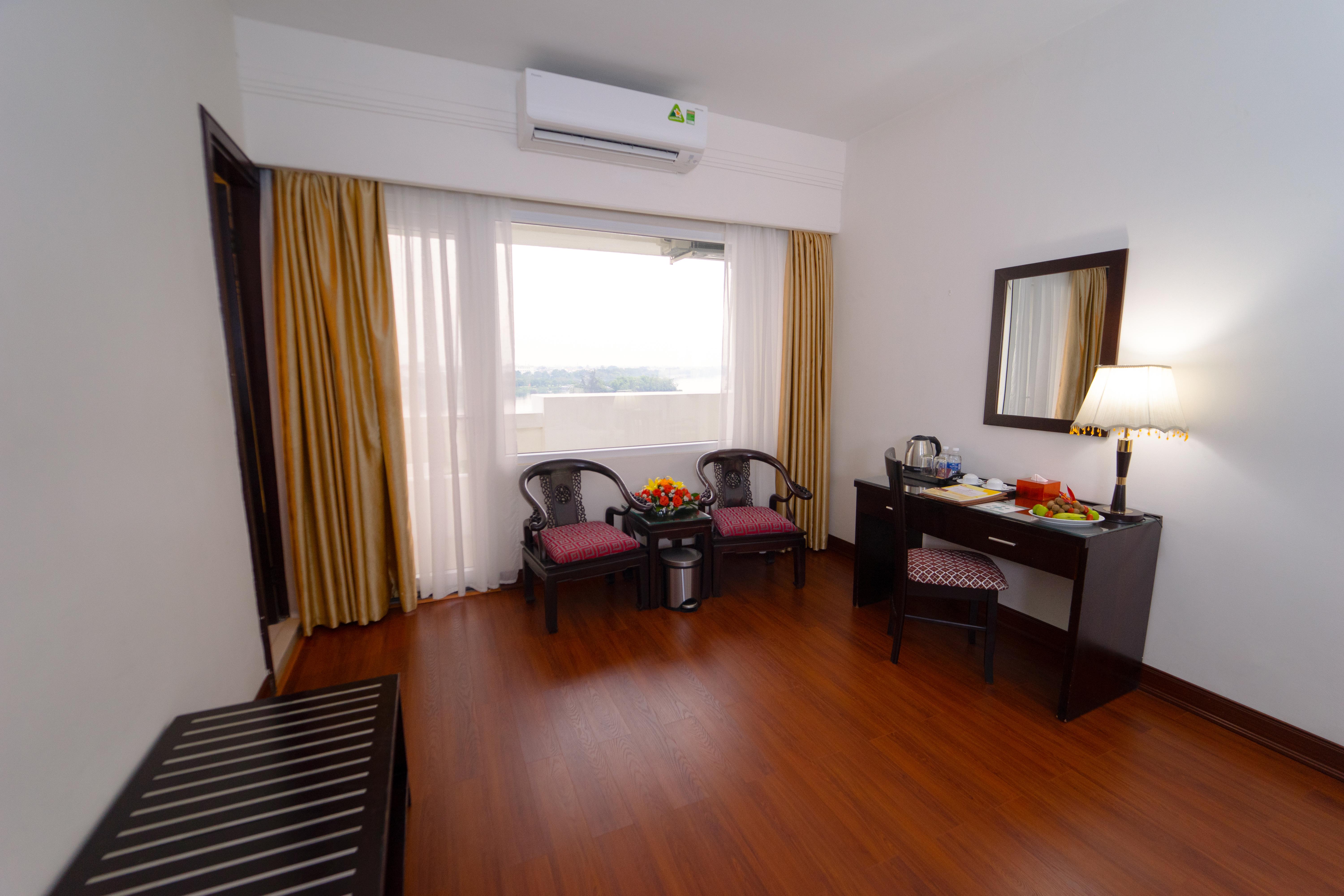 Century Riverside Hotel Hue Esterno foto