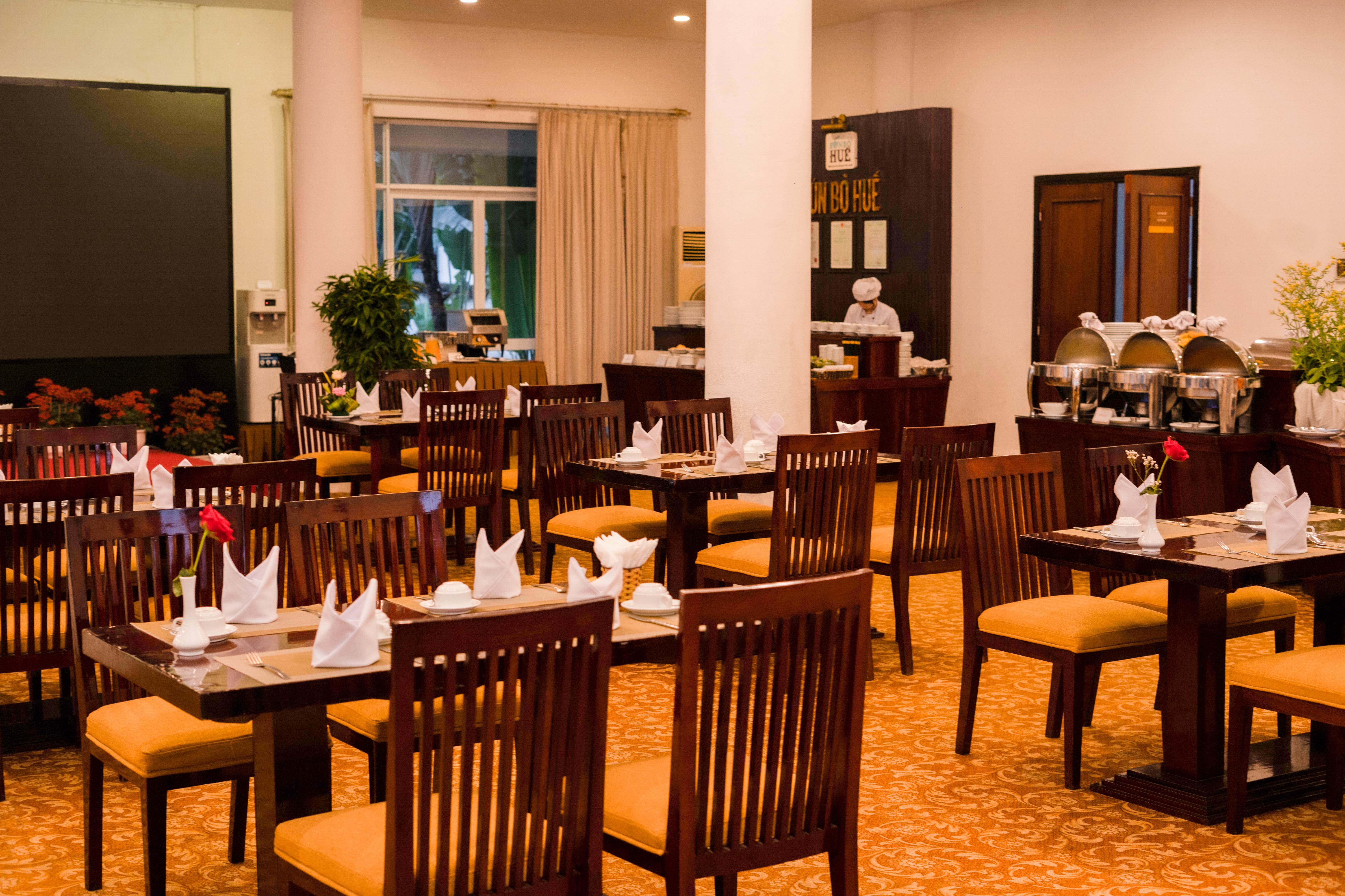 Century Riverside Hotel Hue Esterno foto
